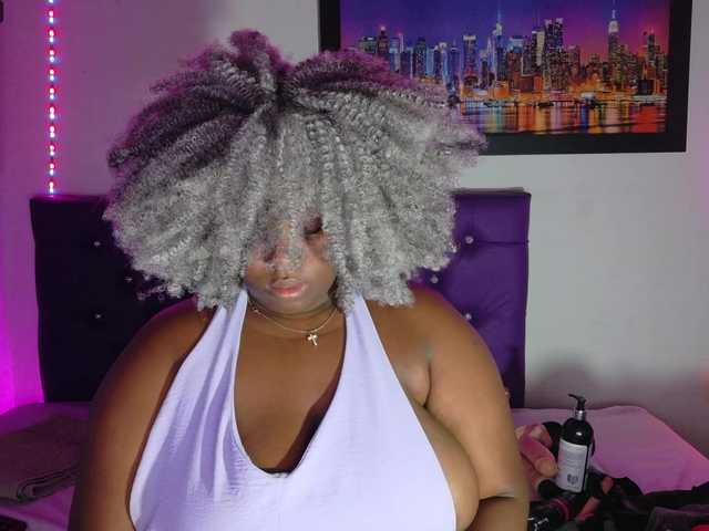 ebony-NeighborMoans's BongaCams show and profile