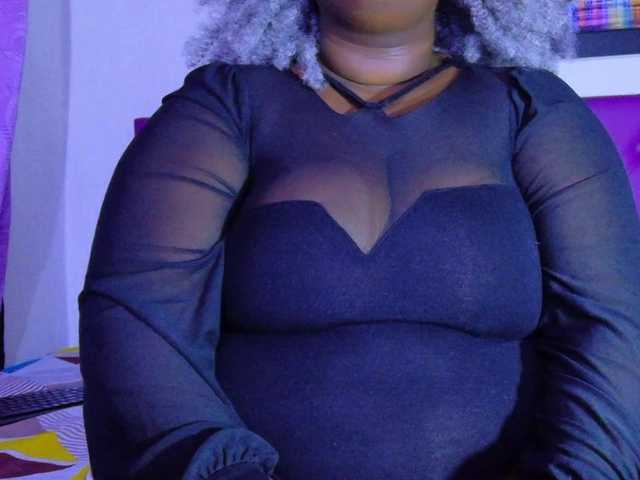 ebony-NeighborMoans live cam on BongaCams