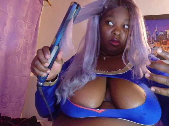 ebony-NeighborMoans live cam on BongaCams