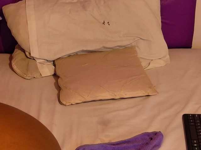 ebony-NeighborMoans live cam on BongaCams