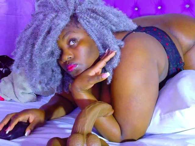 ebony-NeighborMoans live cam on BongaCams