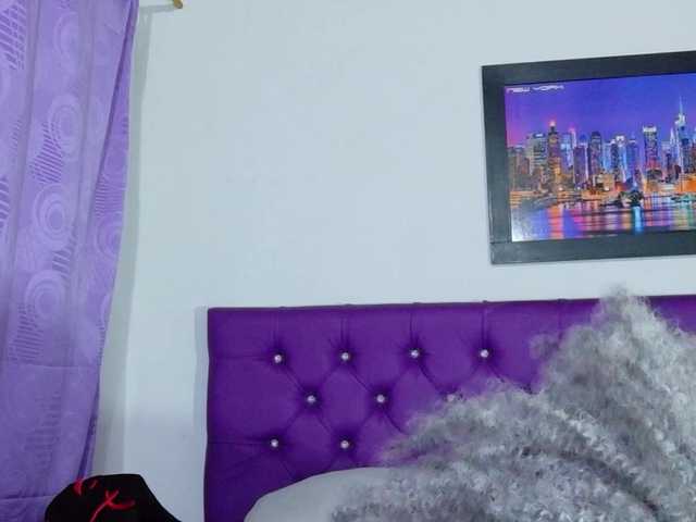 ebony-NeighborMoans live webcam show
