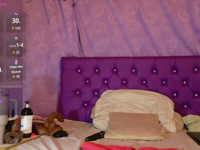 ebony-NeighborMoans live cam on BongaCams