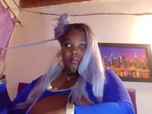 ebony-NeighborMoans live cam on BongaCams