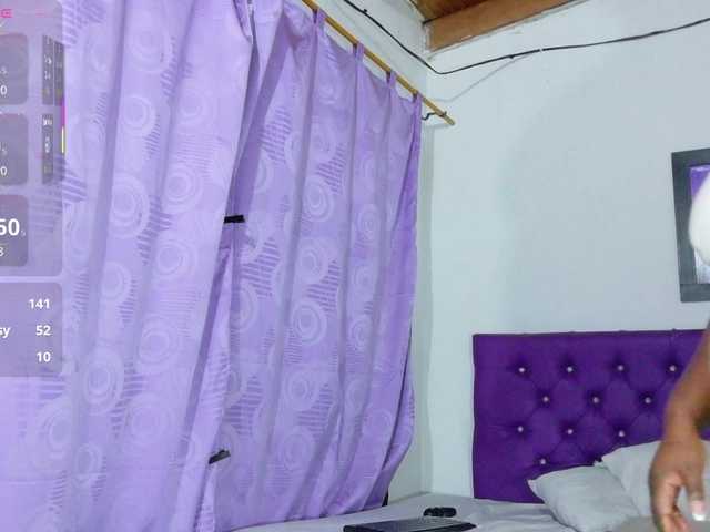 ebony-NeighborMoans live webcam show
