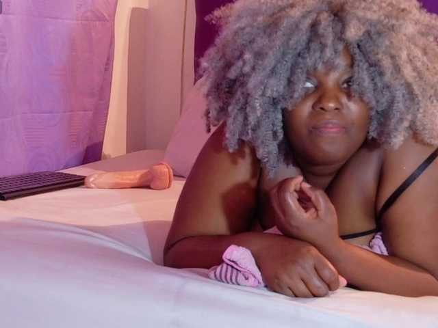 ebony-NeighborMoans live cam on BongaCams