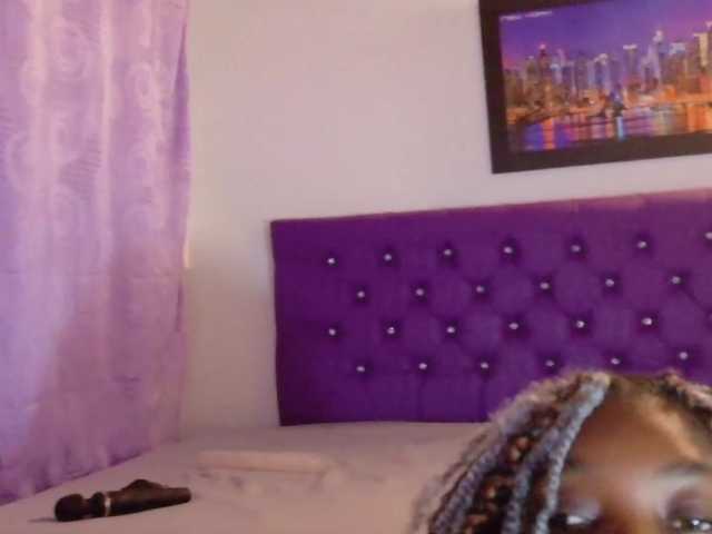 ebony-NeighborMoans live cam on BongaCams