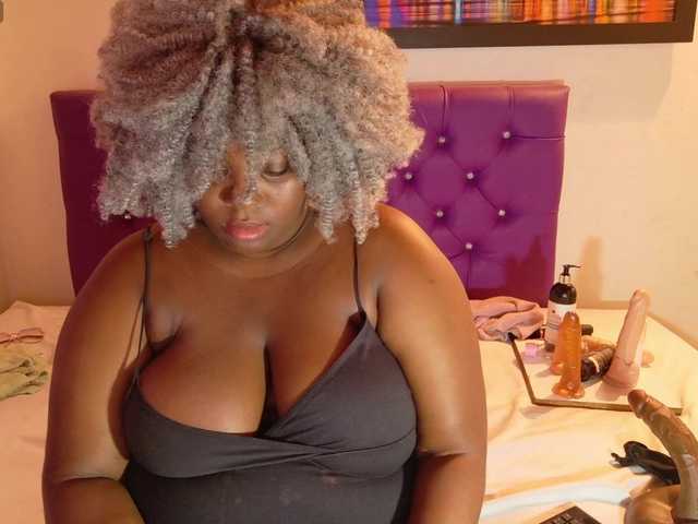 ebony-NeighborMoans live cam on BongaCams