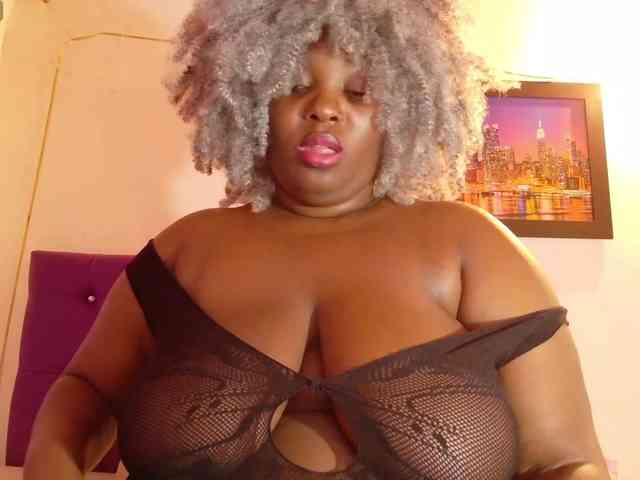 ebony-NeighborMoans webcam