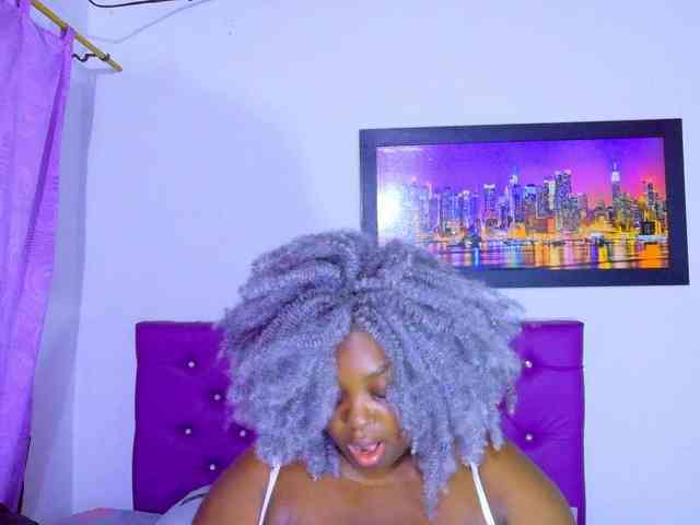ebony-NeighborMoans webcam