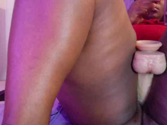 ebony-NeighborMoans webcam
