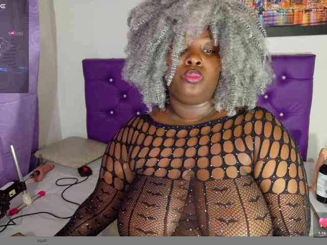 ebony-NeighborMoans webcam