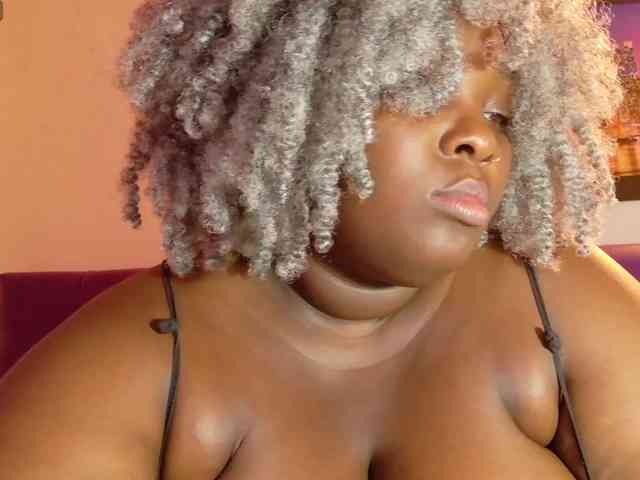 ebony-NeighborMoans webcam