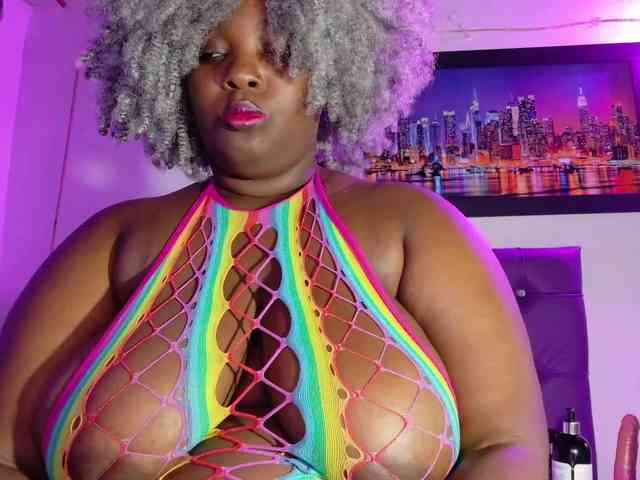 ebony-NeighborMoans webcam