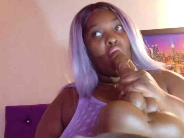 ebony-NeighborMoans webcam