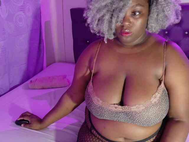 ebony-NeighborMoans webcam