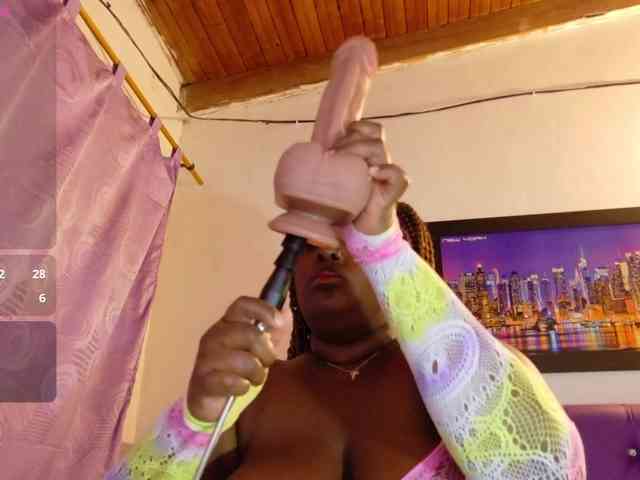 ebony-NeighborMoans webcam