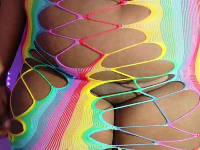 ebony-NeighborMoans webcam