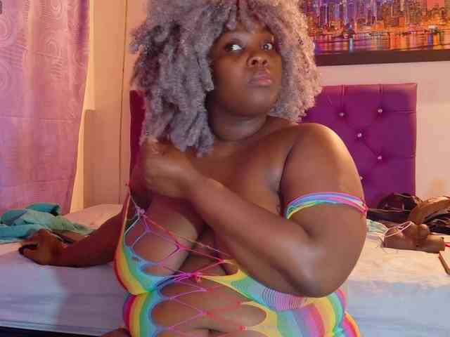 ebony-NeighborMoans webcam