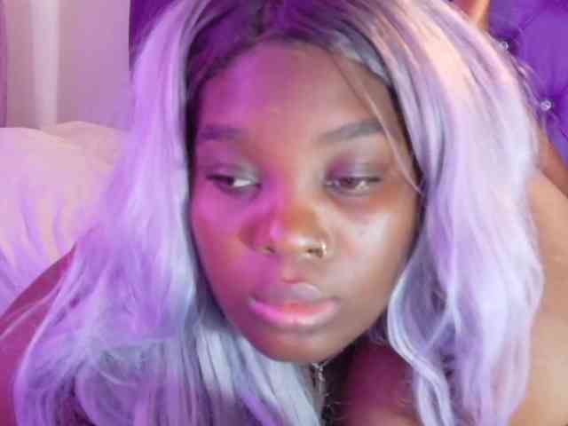 ebony-NeighborMoans webcam
