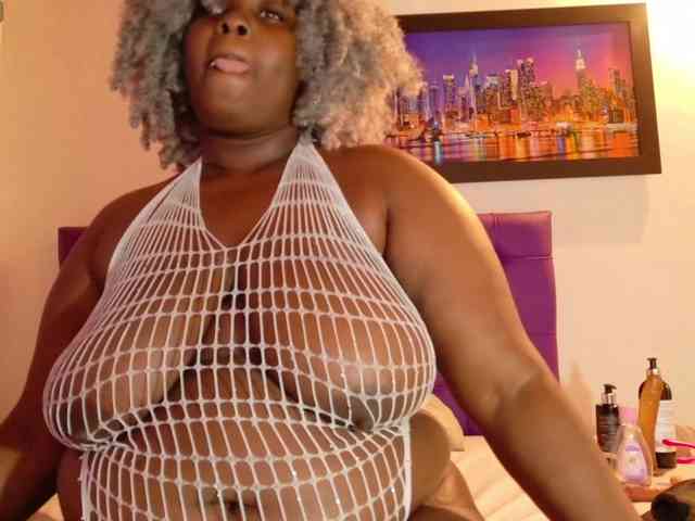 ebony-NeighborMoans webcam