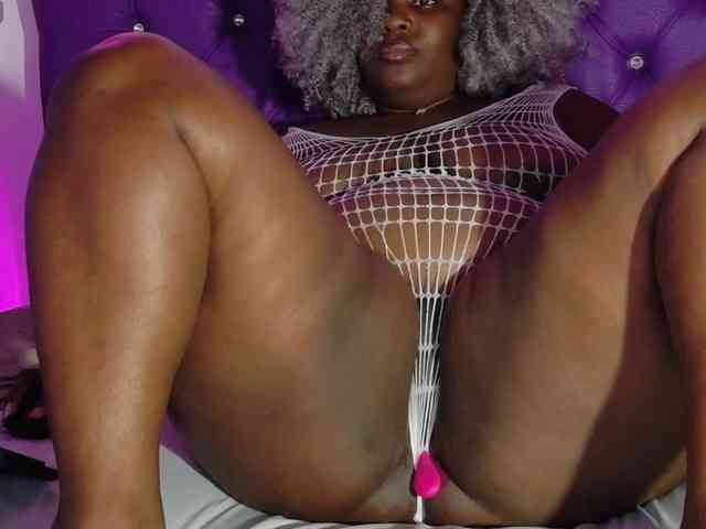 ebony-NeighborMoans webcam