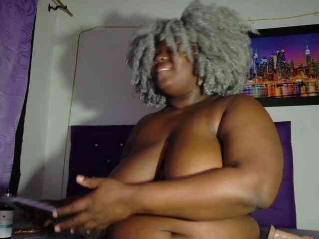 ebony-NeighborMoans webcam