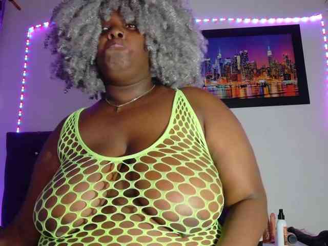 ebony-NeighborMoans webcam