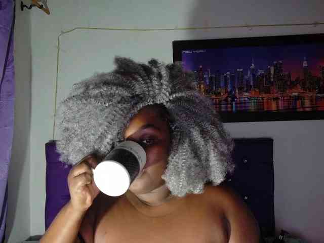 ebony-NeighborMoans webcam