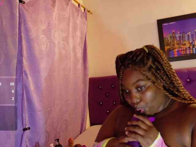 ebony-NeighborMoans webcam