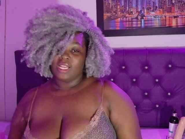 ebony-NeighborMoans webcam