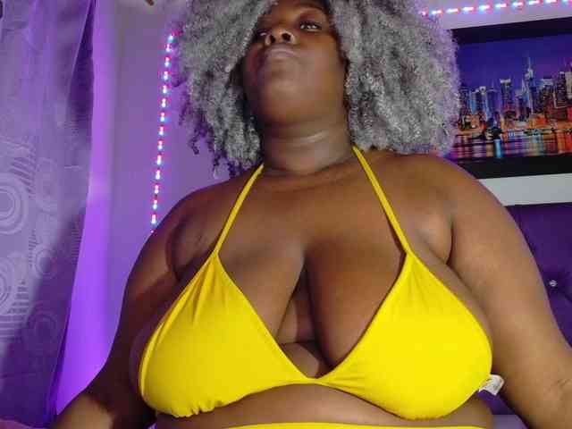 ebony-NeighborMoans webcam