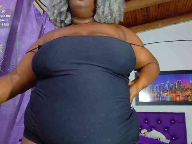 ebony-NeighborMoans webcam
