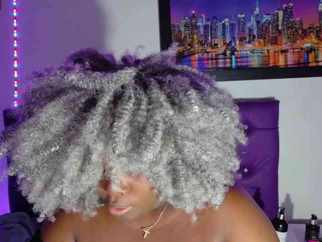 ebony-NeighborMoans webcam