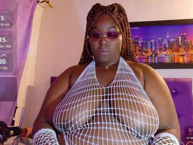 ebony-NeighborMoans webcam