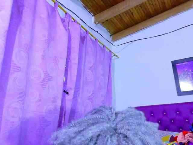 ebony-NeighborMoans webcam