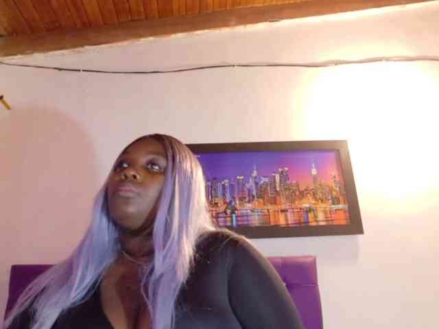 ebony-NeighborMoans webcam