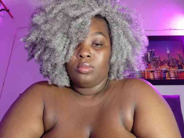 ebony-NeighborMoans webcam