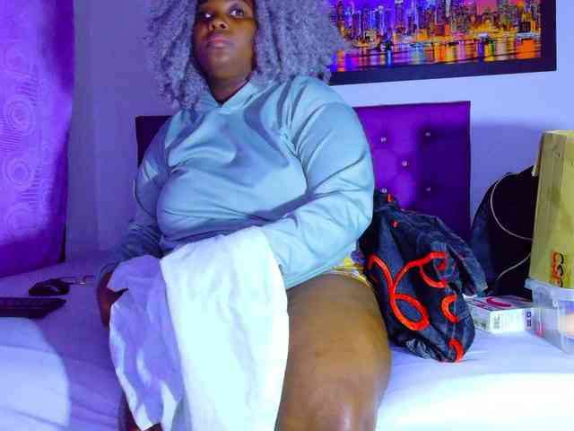 ebony-NeighborMoans webcam