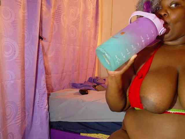 ebony-NeighborMoans webcam