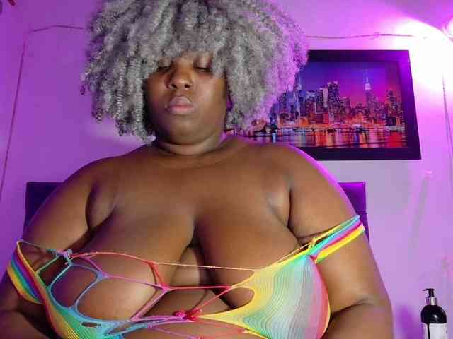 ebony-NeighborMoans webcam