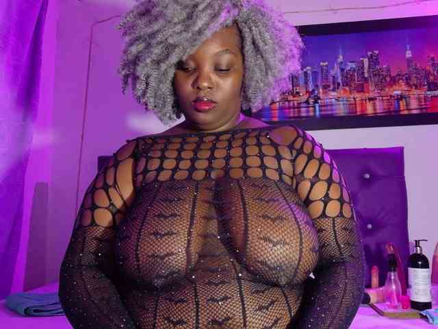 ebony-NeighborMoans webcam