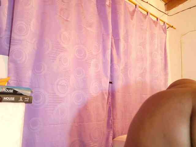 ebony-NeighborMoans webcam