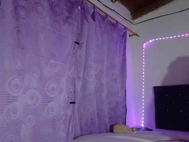 ebony-NeighborMoans webcam