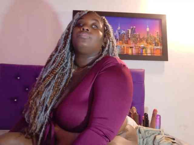 ebony-NeighborMoans webcam