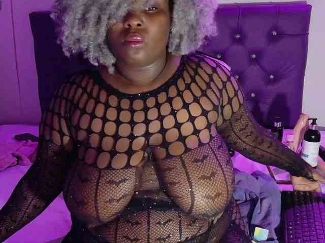 ebony-NeighborMoans webcam