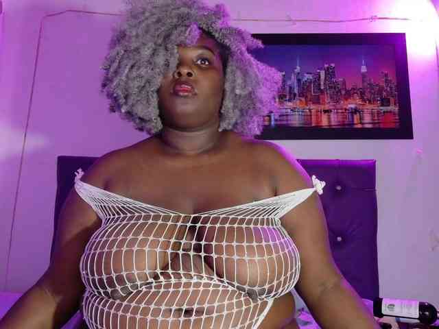 ebony-NeighborMoans webcam