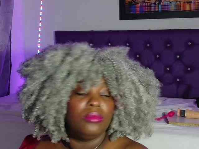 ebony-NeighborMoans webcam