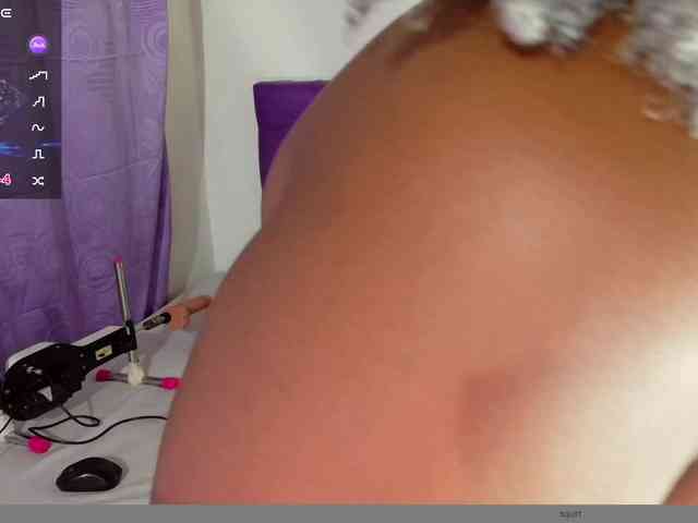 ebony-NeighborMoans webcam