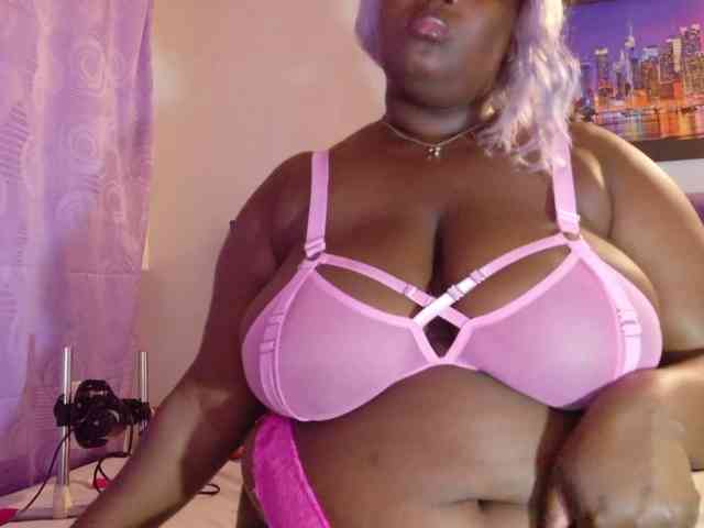 ebony-NeighborMoans webcam